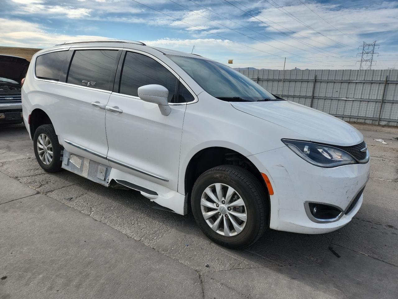 2019 Chrysler Pacifica Touring L - zdjęcie 4