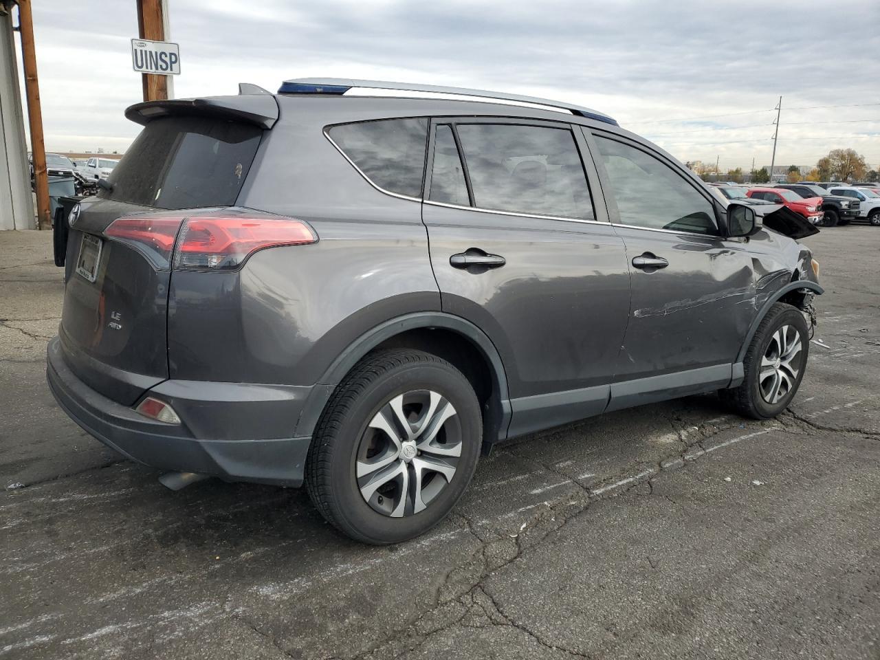 2017 Toyota Rav4 Le - zdjęcie 3