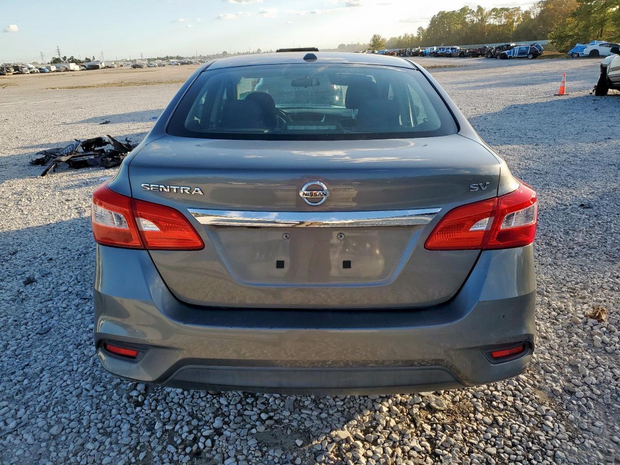 2016 Nissan Sentra S - zdjęcie 6