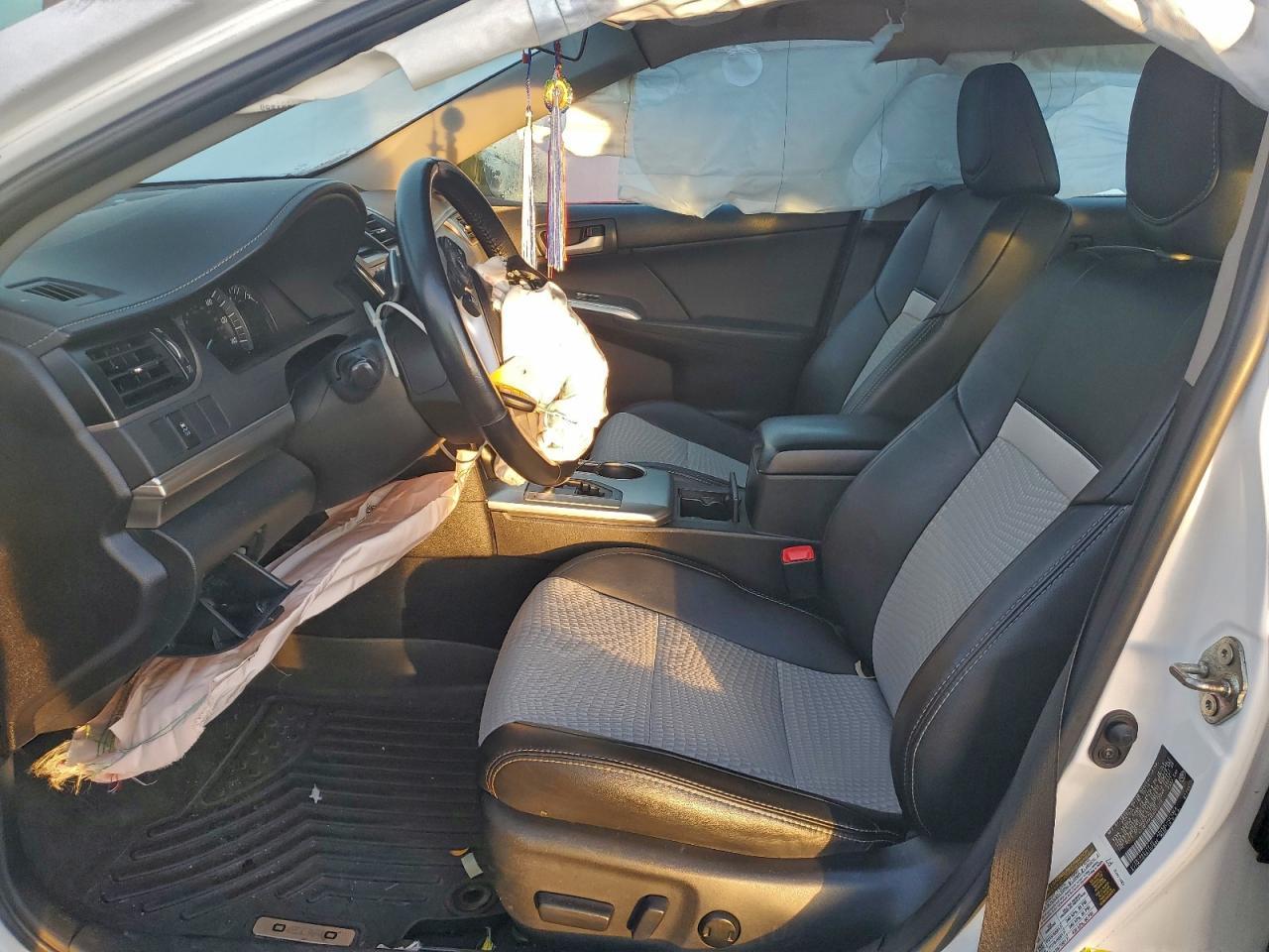 2014 Toyota Camry - zdjęcie 7