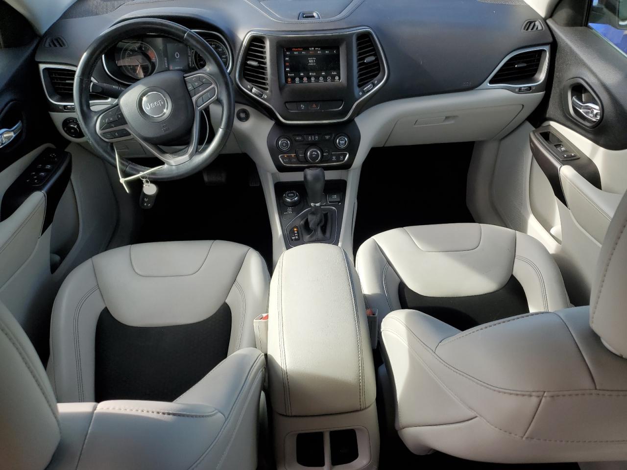 2020 Jeep Cherokee - zdjęcie 8