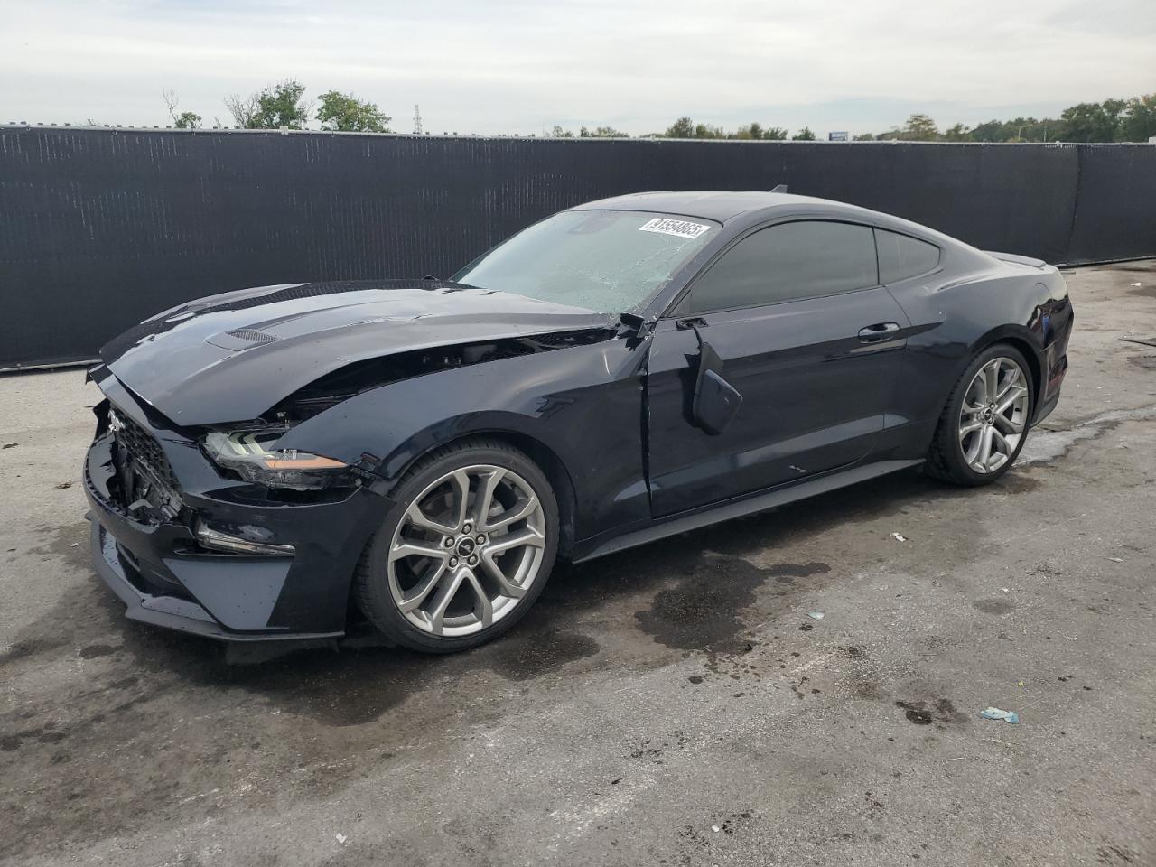 2021 Ford Mustang - zdjęcie główne