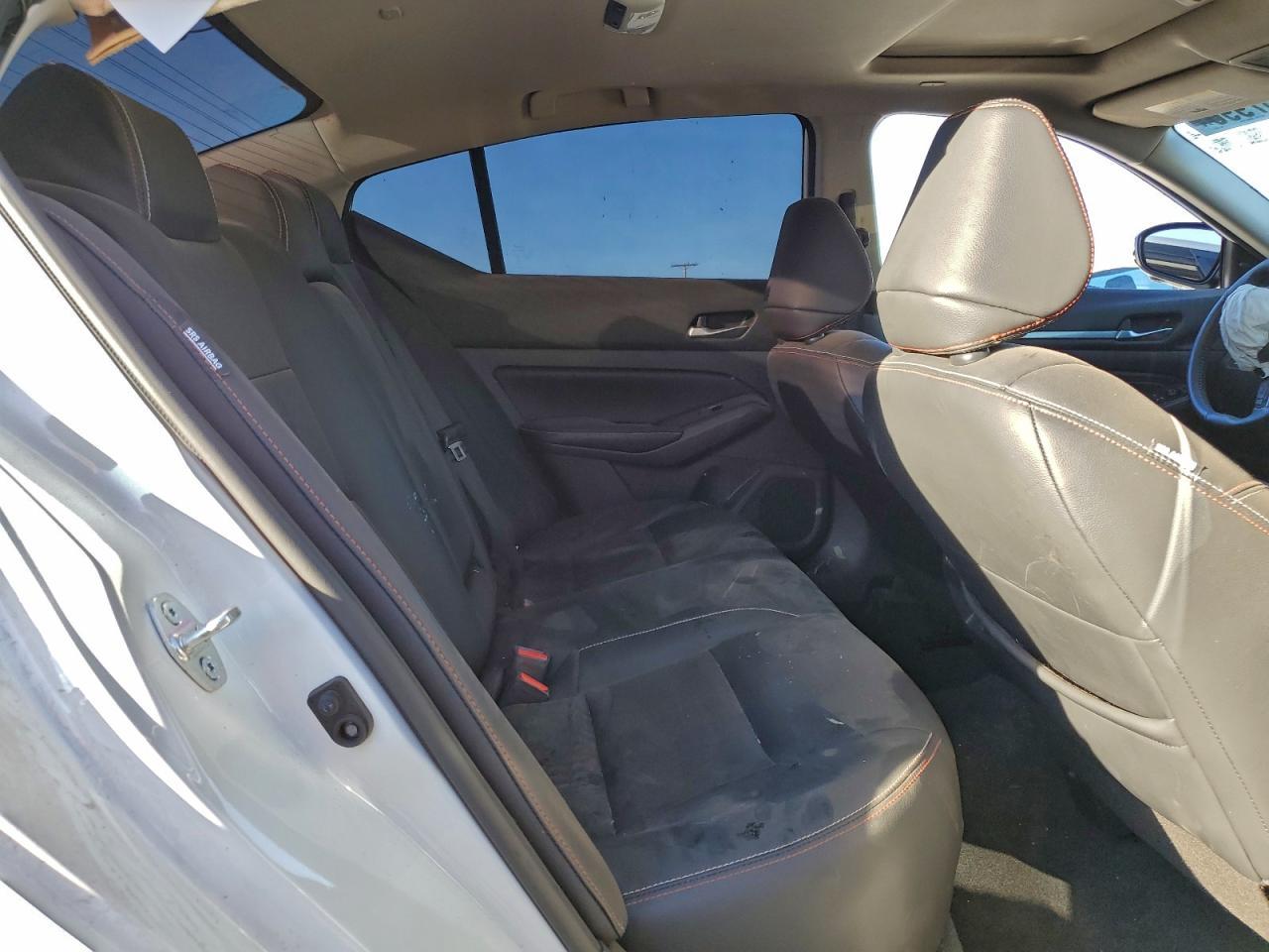 2023 Nissan Altima - zdjęcie 10