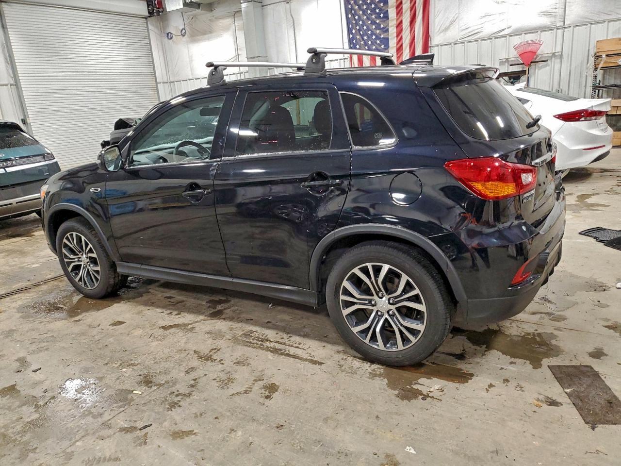 2018 Mitsubishi Outlander - zdjęcie 2