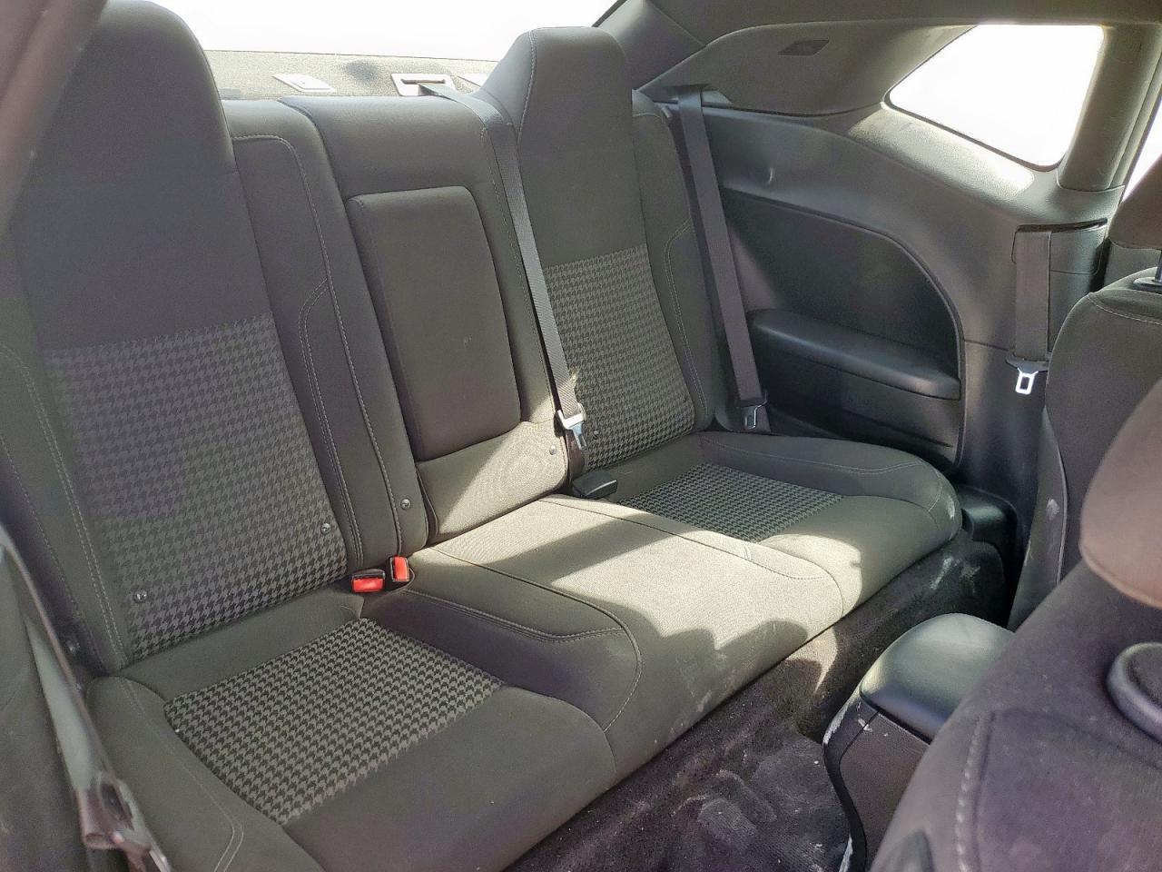 2017 Dodge Challenger - zdjęcie 10