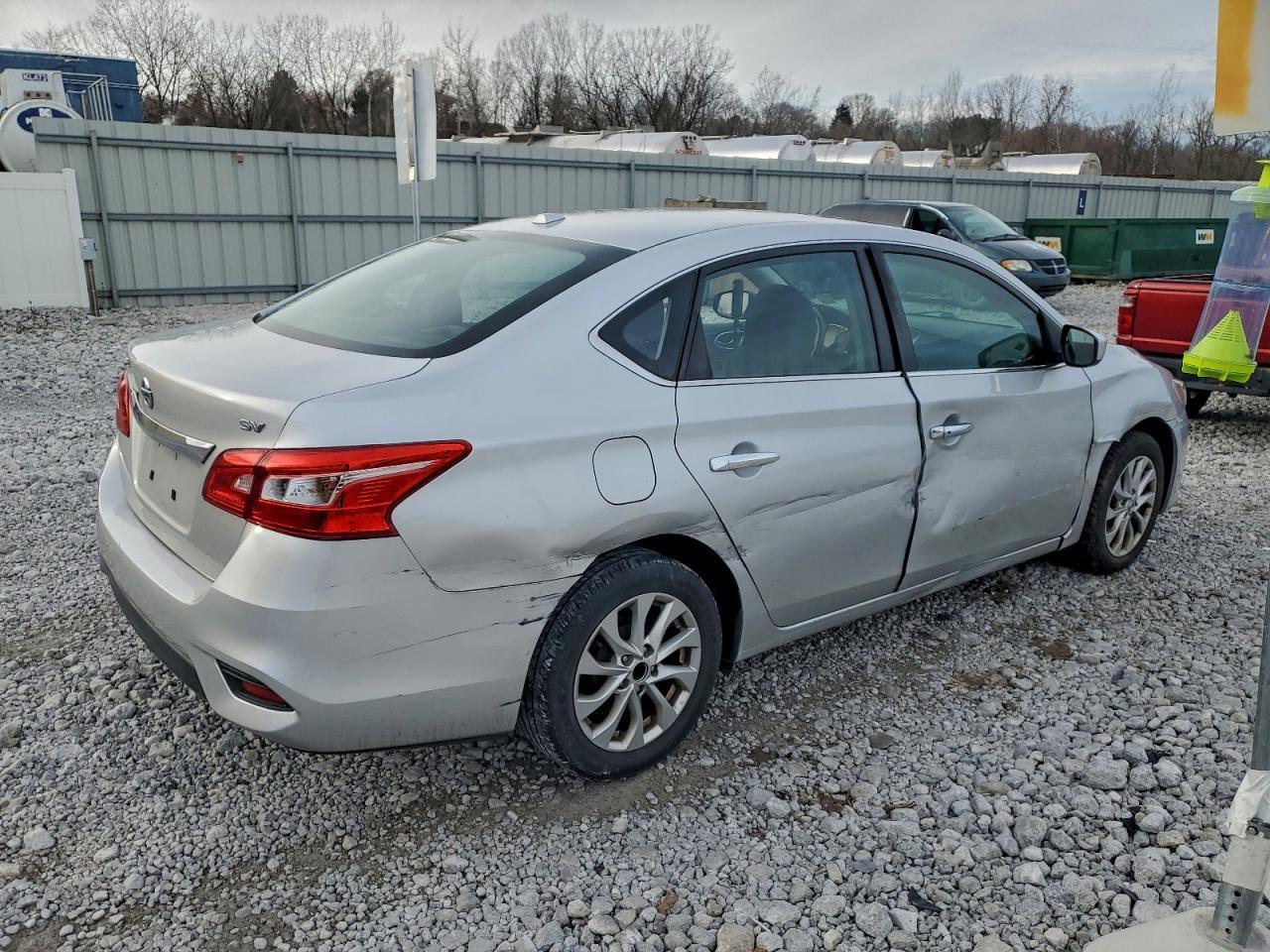 2017 Nissan Sentra - zdjęcie 3