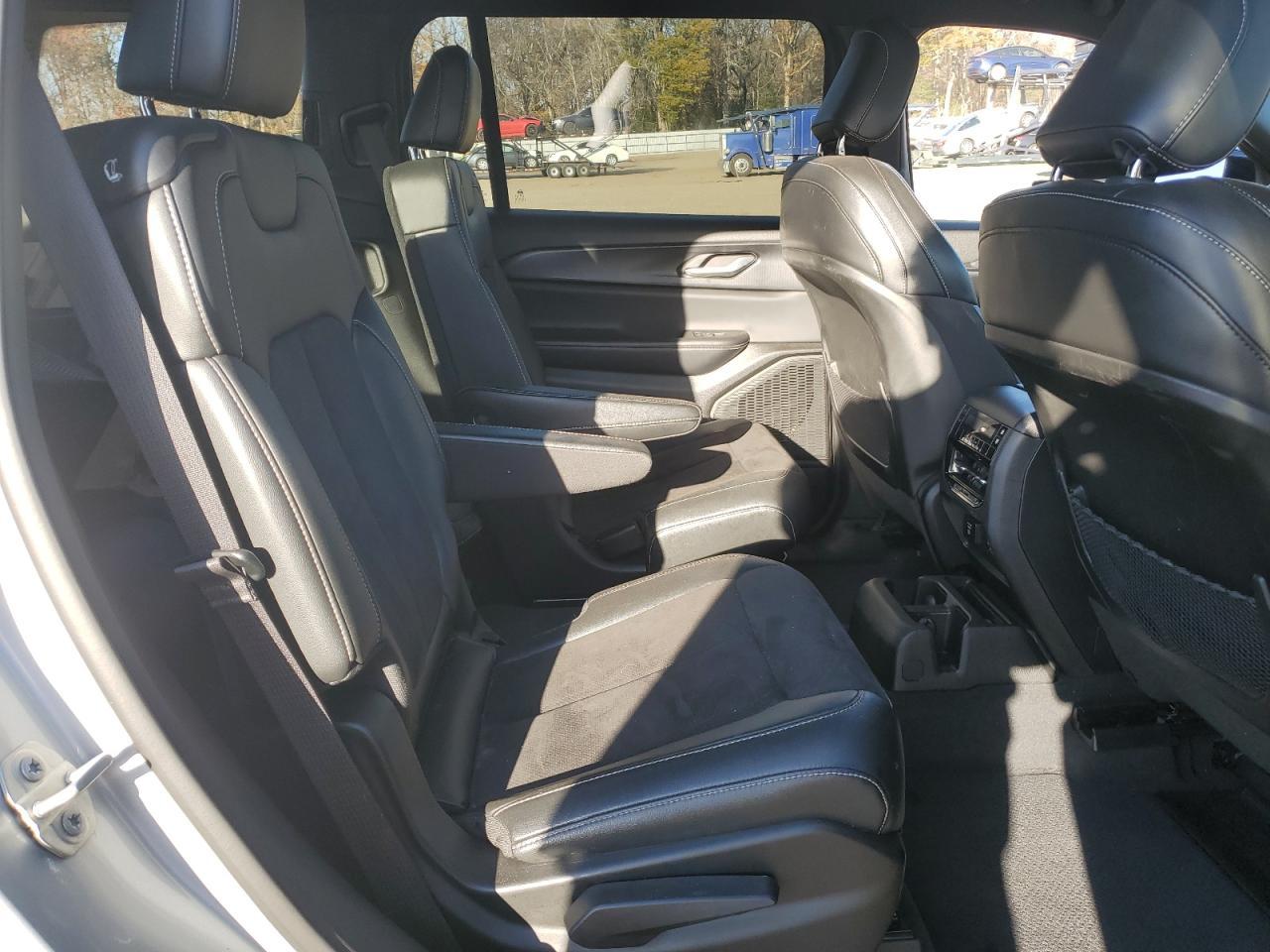 2023 Jeep Grand Cherokee L Laredo - zdjęcie 11