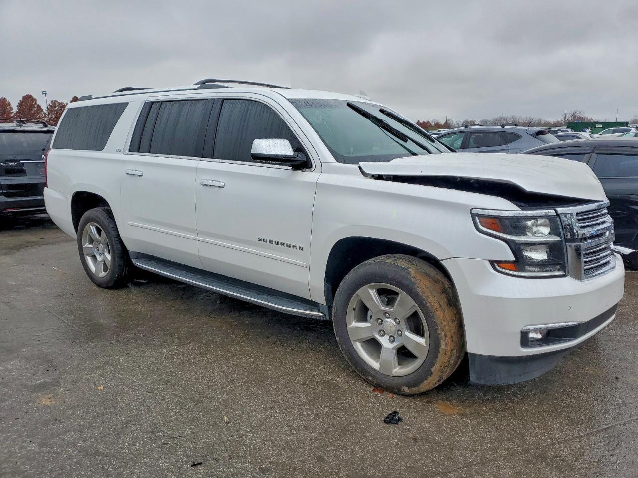 2016 Chevrolet Suburban K1500 Ltz - zdjęcie 4