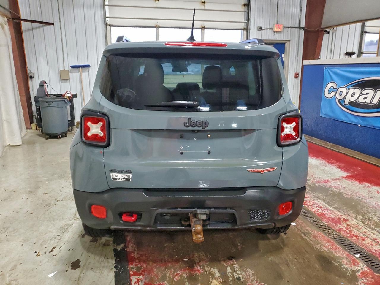 2015 Jeep Renegade Trailhawk - zdjęcie 6