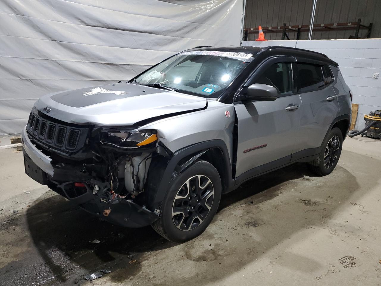 2020 Jeep Compass Trailhawk - zdjęcie główne