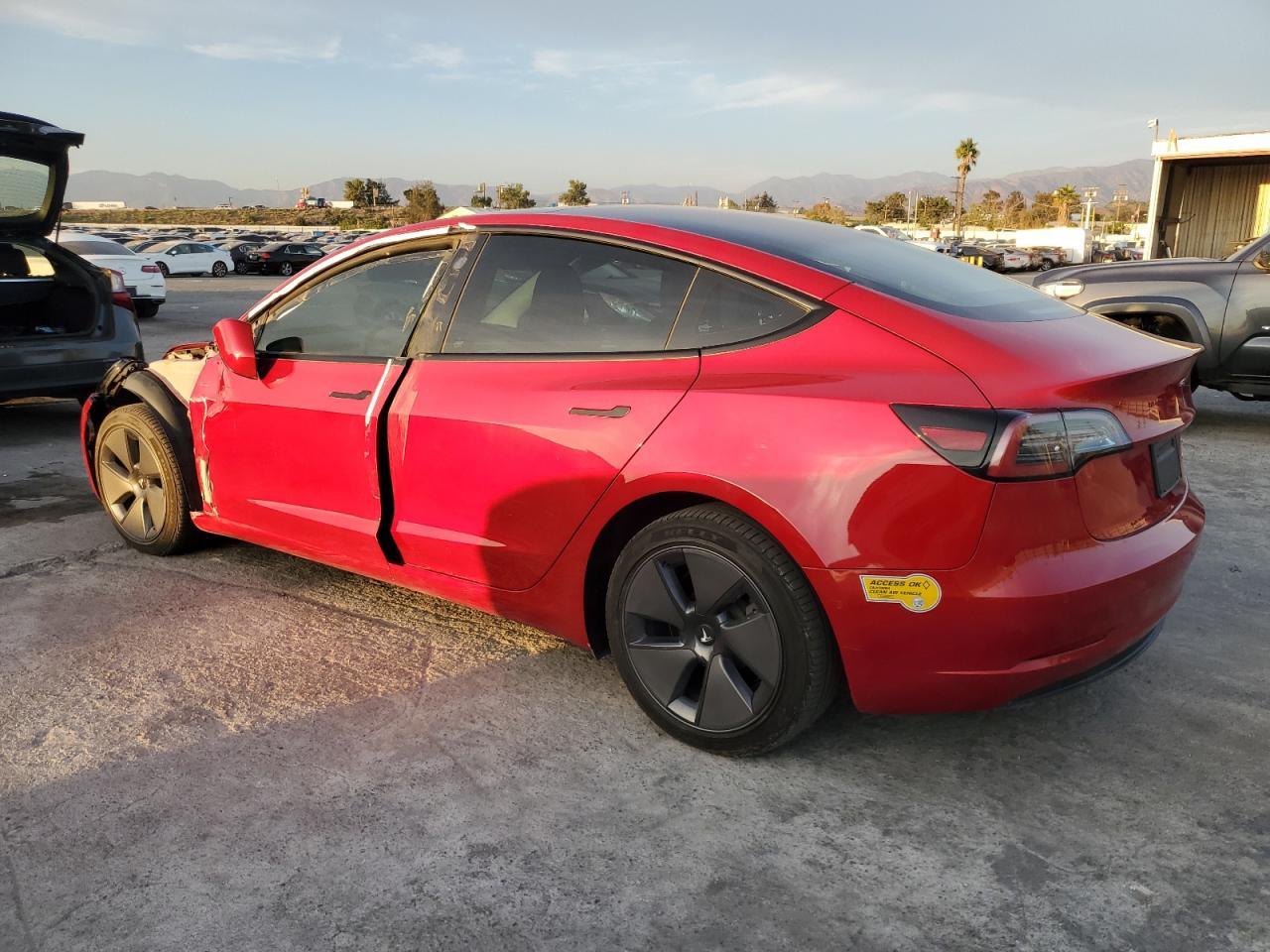 2022 Tesla Model 3 - zdjęcie 2