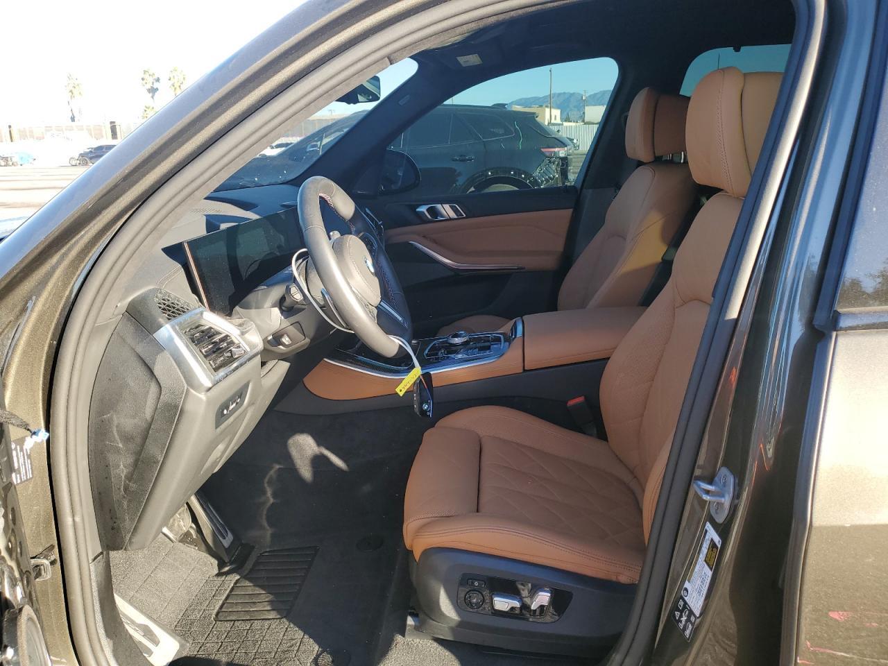 2025 BMW X5 M60I - zdjęcie 7