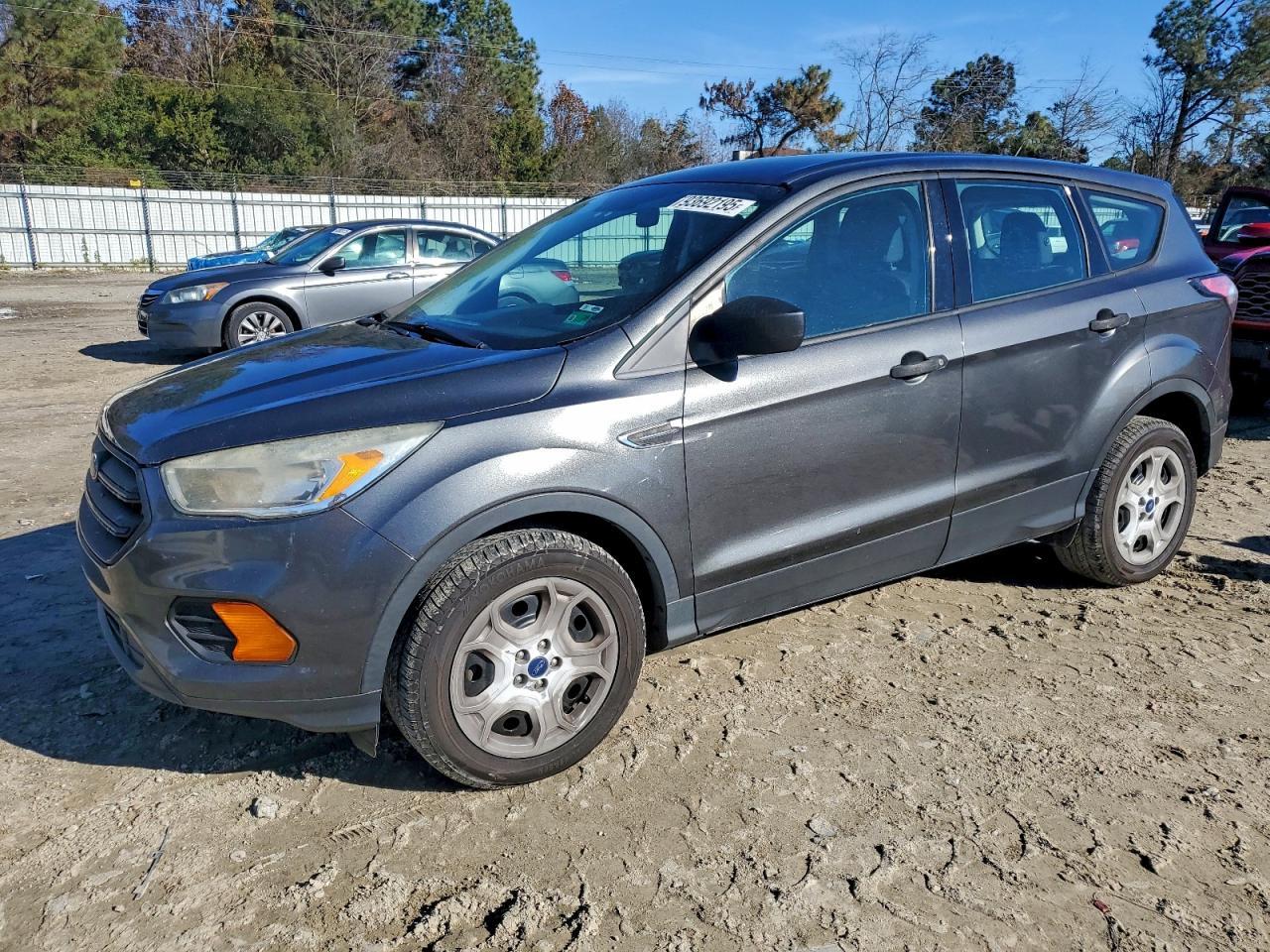 2017 Ford Escape - zdjęcie główne