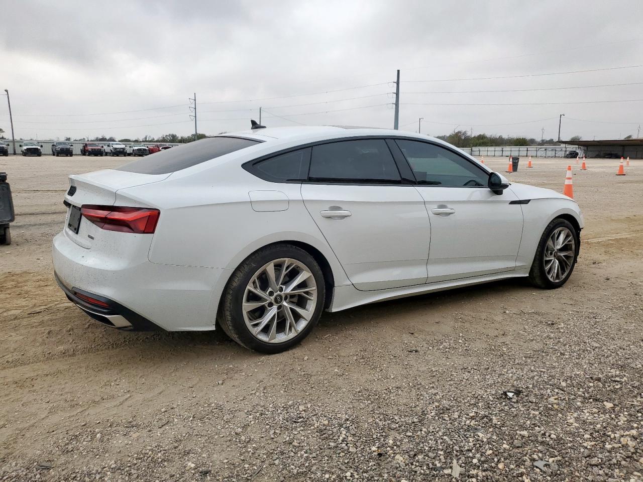 2022 Audi A5 - zdjęcie 3