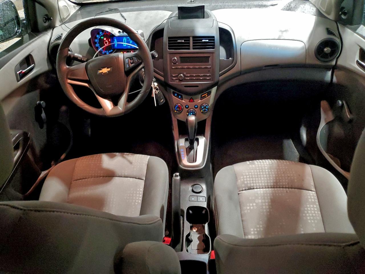 2013 Chevrolet Sonic - zdjęcie 8