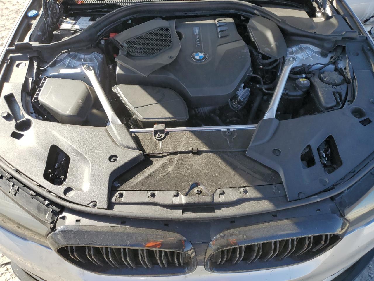 2019 BMW 530 I - zdjęcie 11