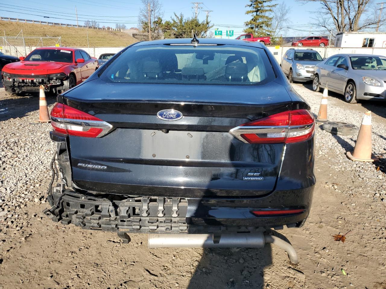 2020 Ford Fusion - zdjęcie 6