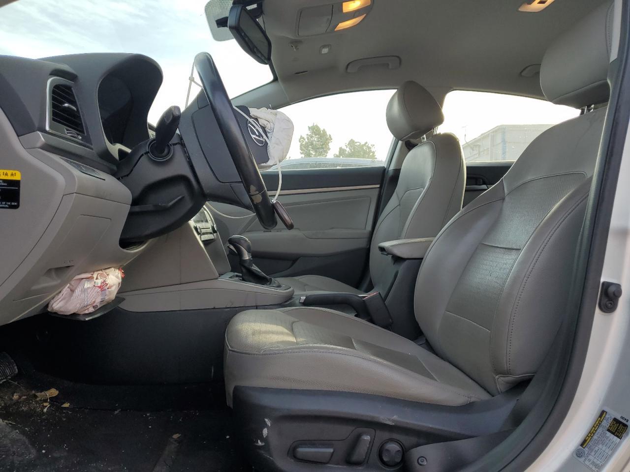 2017 Hyundai Elantra - zdjęcie 7