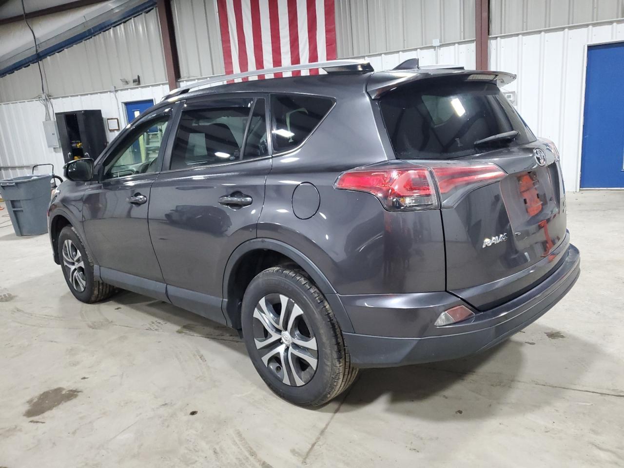 2016 Toyota RAV 4 - zdjęcie 2