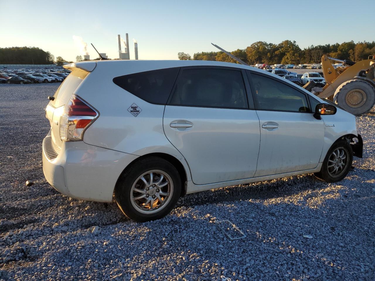 2015 Toyota Prius V Two - zdjęcie 3