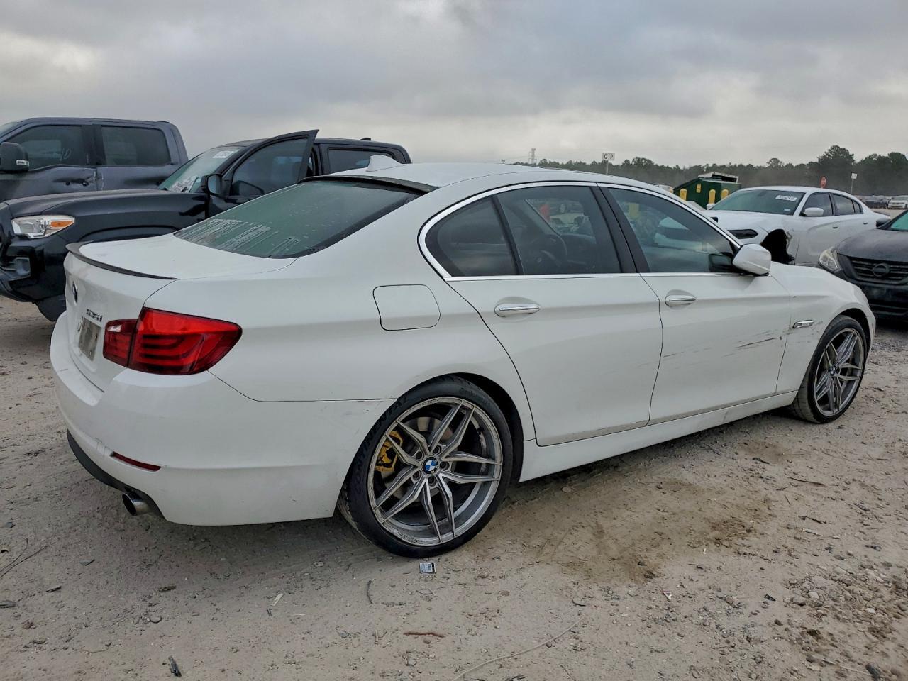 2013 BMW Seria 5 - zdjęcie 3