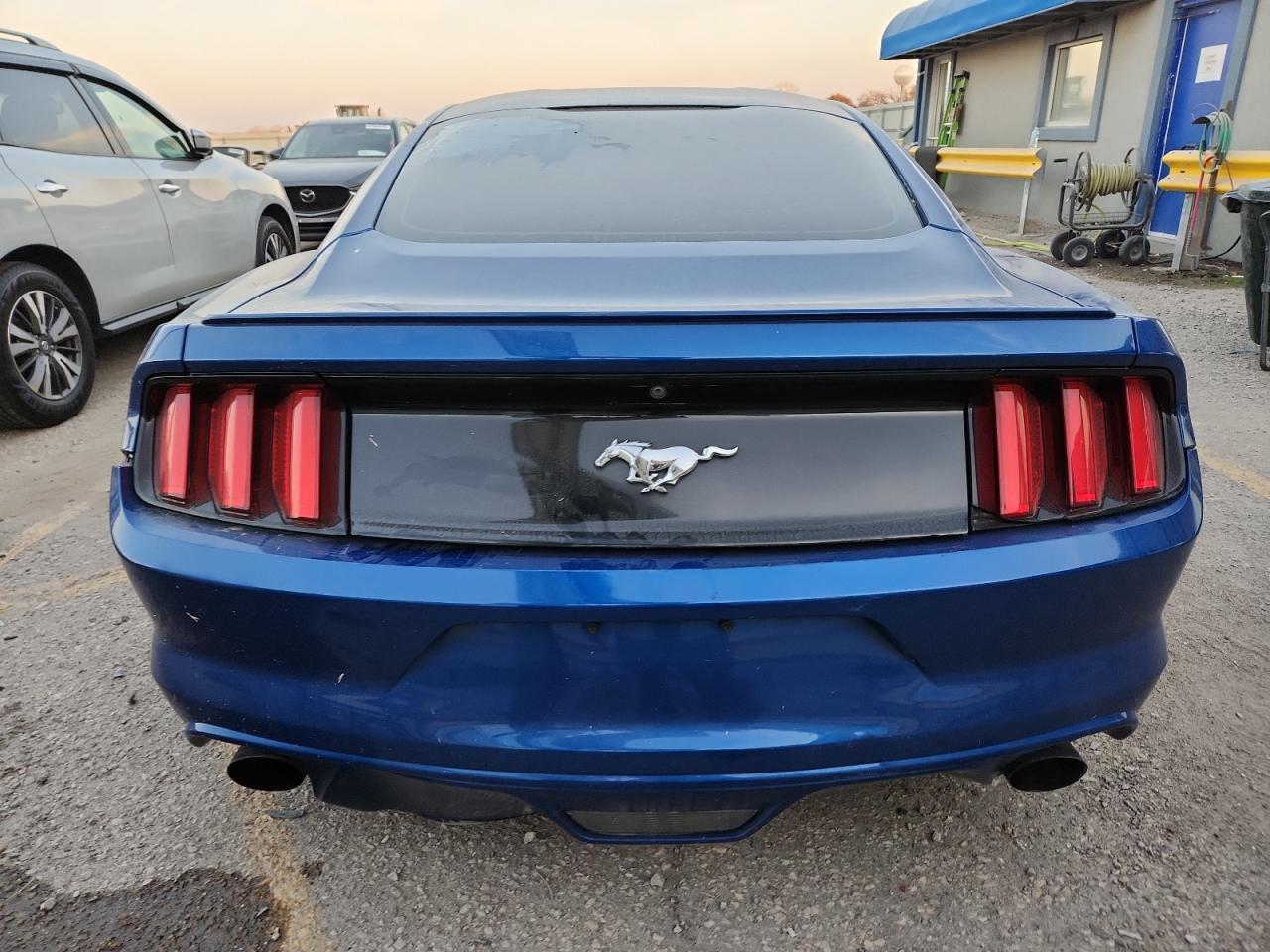 2017 Ford Mustang - zdjęcie 6