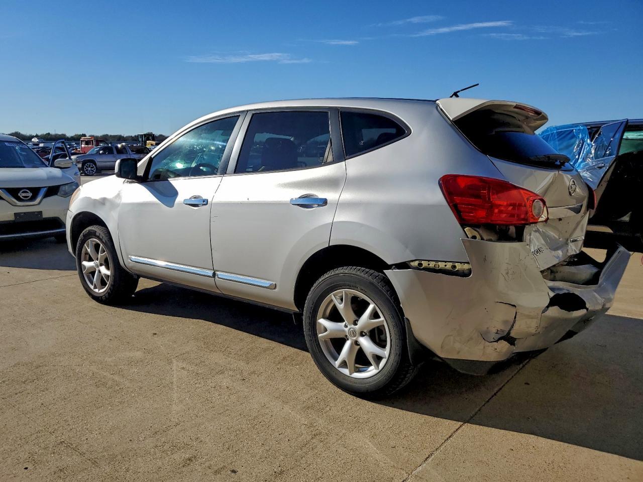 2013 Nissan Rogue S - zdjęcie 2