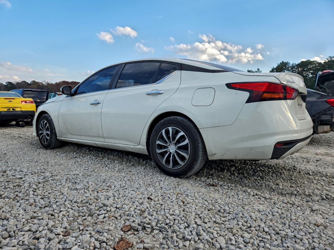 2024 Nissan Altima - zdjęcie 2