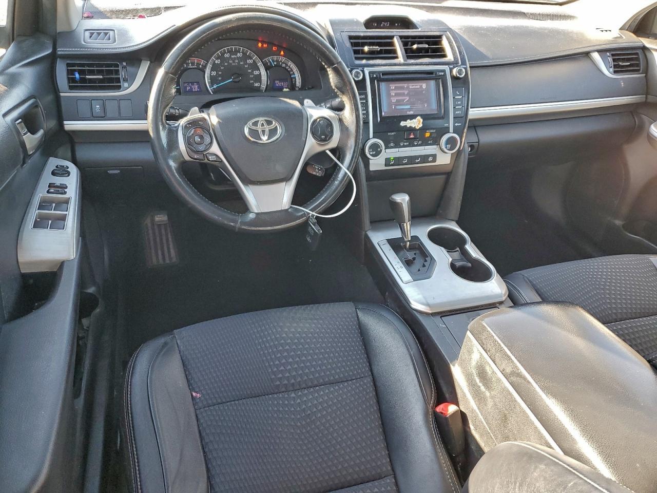 2014 Toyota Camry - zdjęcie 8