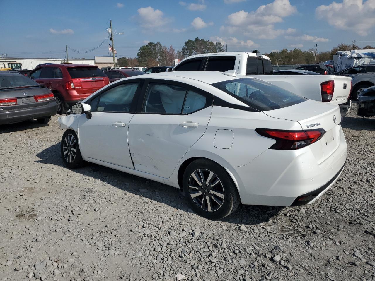 2025 Nissan Versa Sv - zdjęcie 2