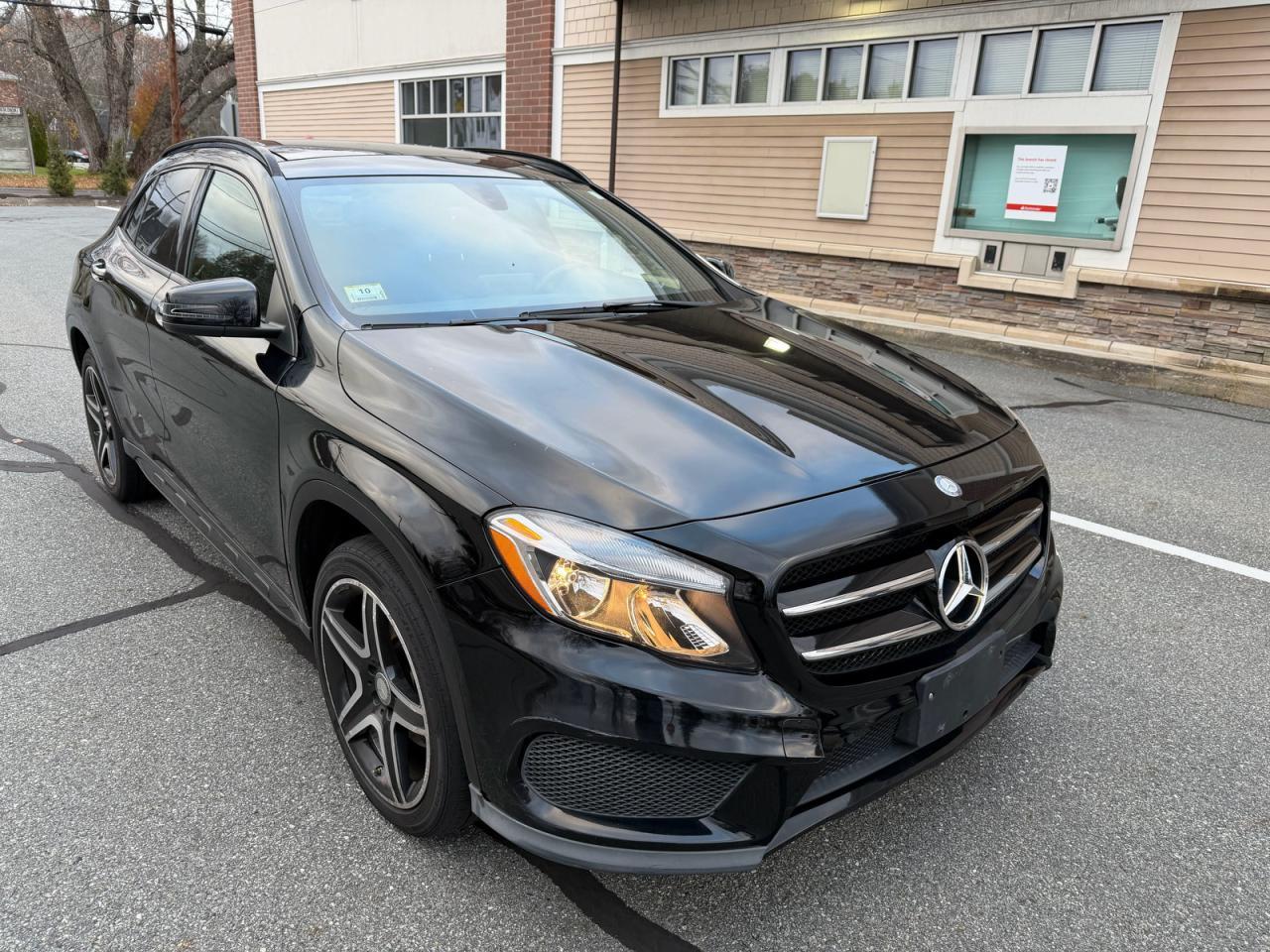 2016 Mercedes-Benz Klasa GLA - zdjęcie główne