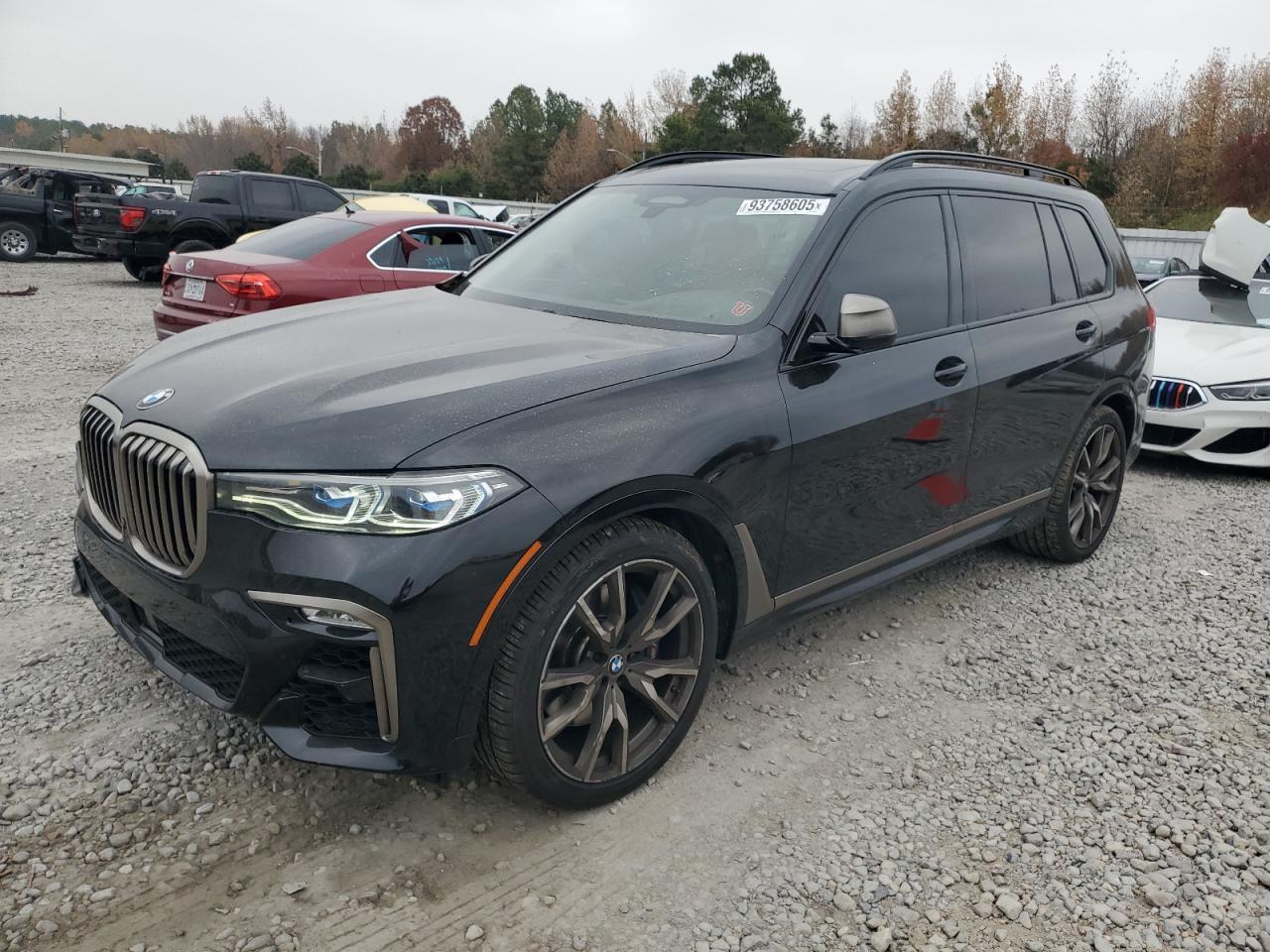 2022 BMW X7 M50I - zdjęcie główne