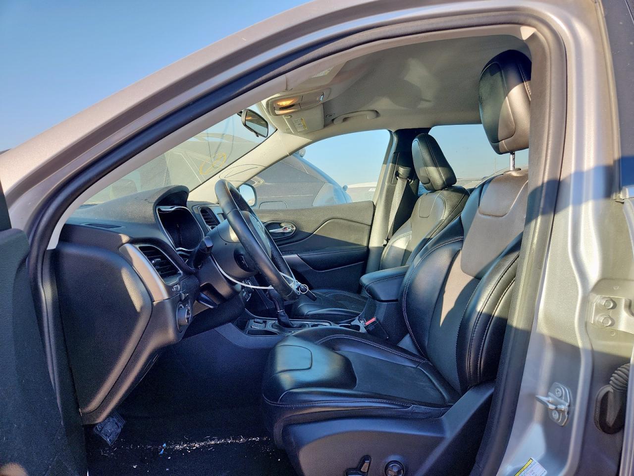 2019 Jeep Cherokee - zdjęcie 7