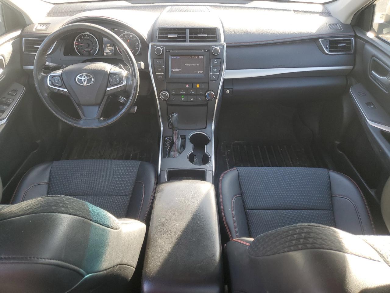 2015 Toyota Camry Le - zdjęcie 8
