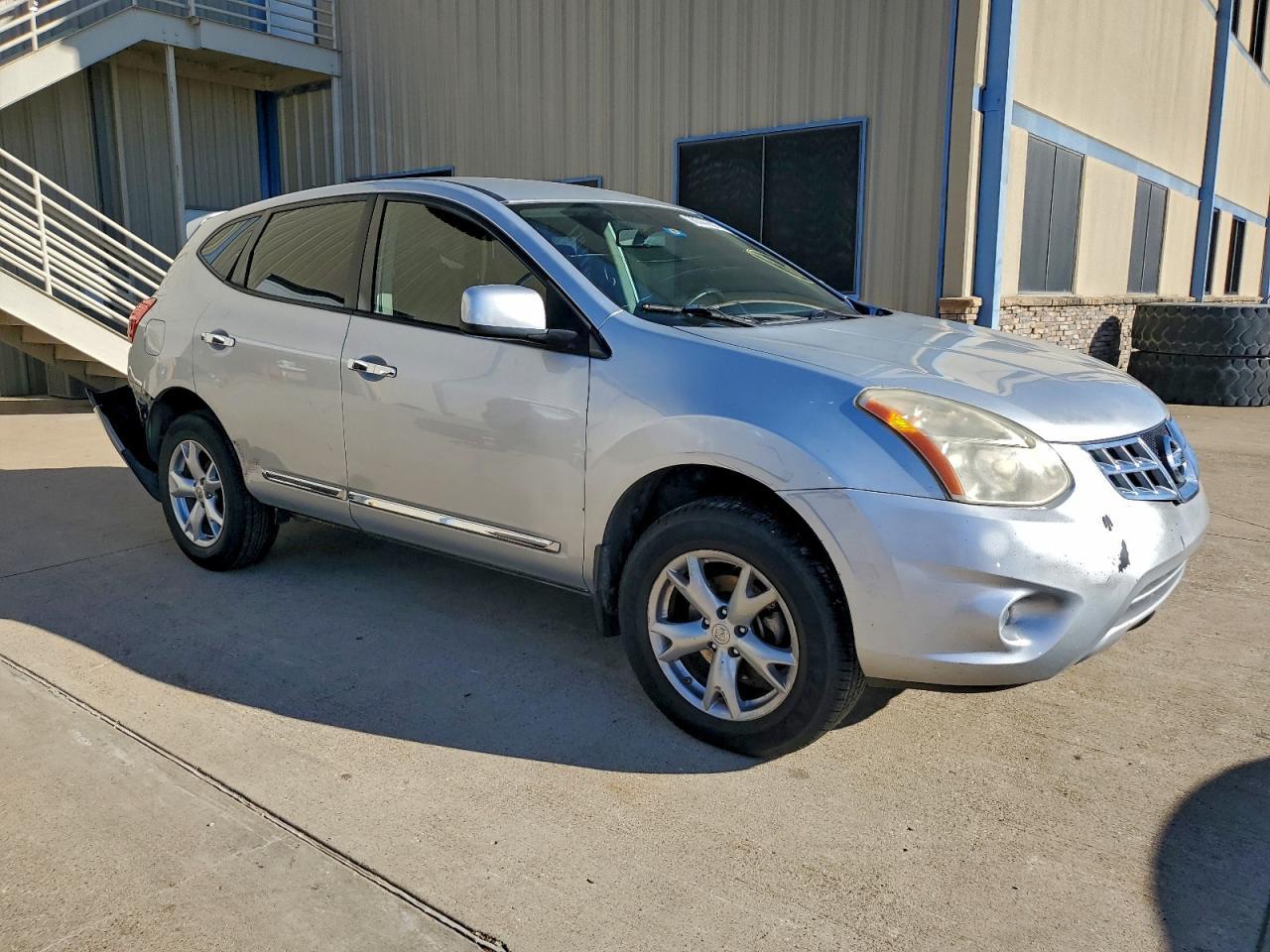 2013 Nissan Rogue S - zdjęcie 4