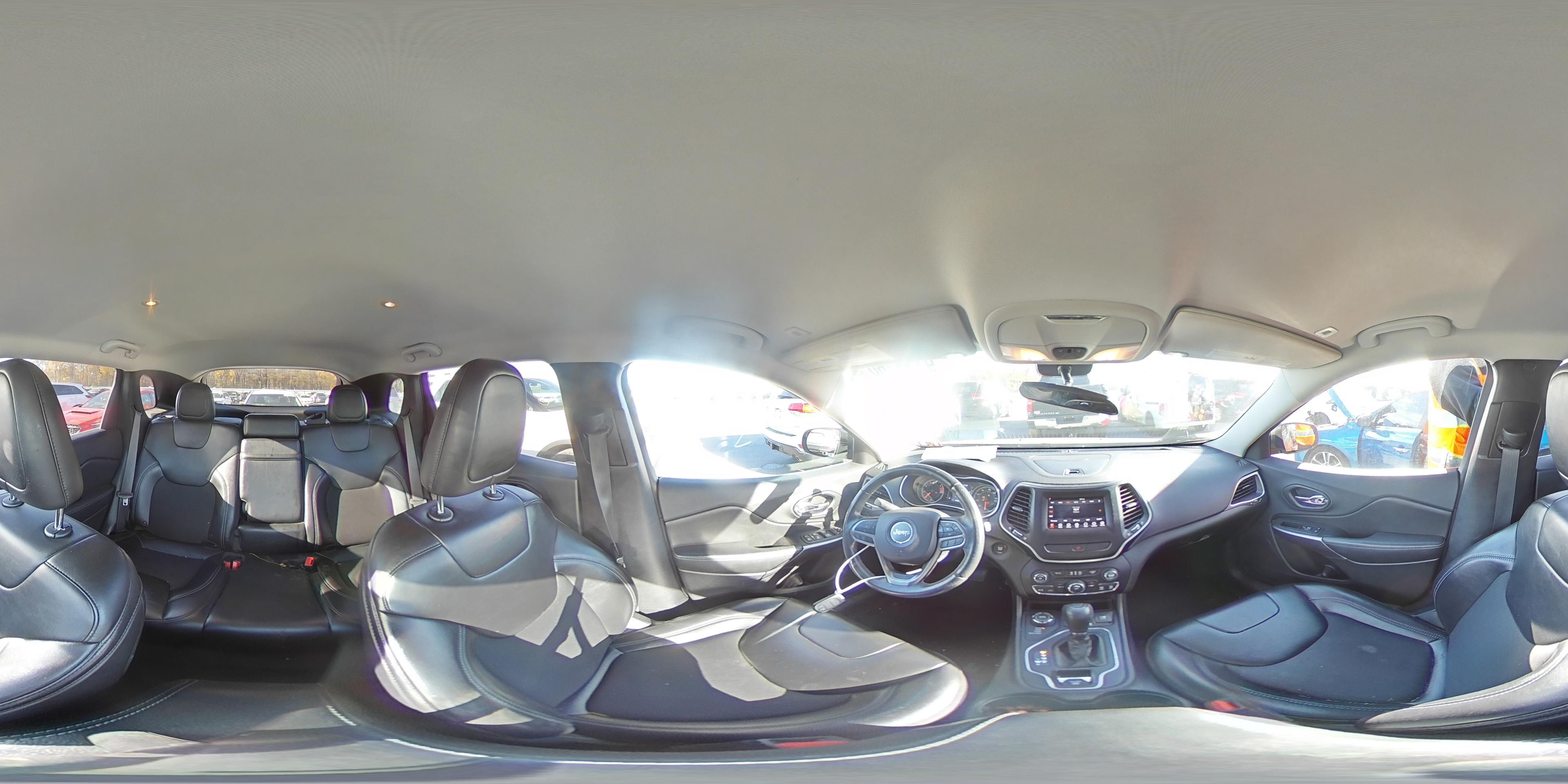 2019 Jeep Cherokee - zdjęcie 15