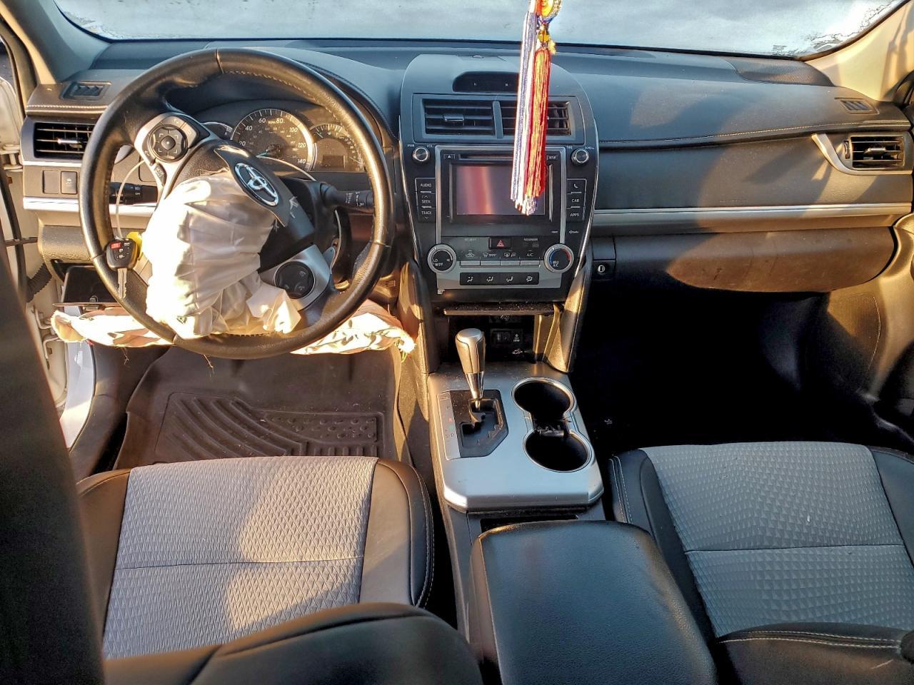 2014 Toyota Camry - zdjęcie 8