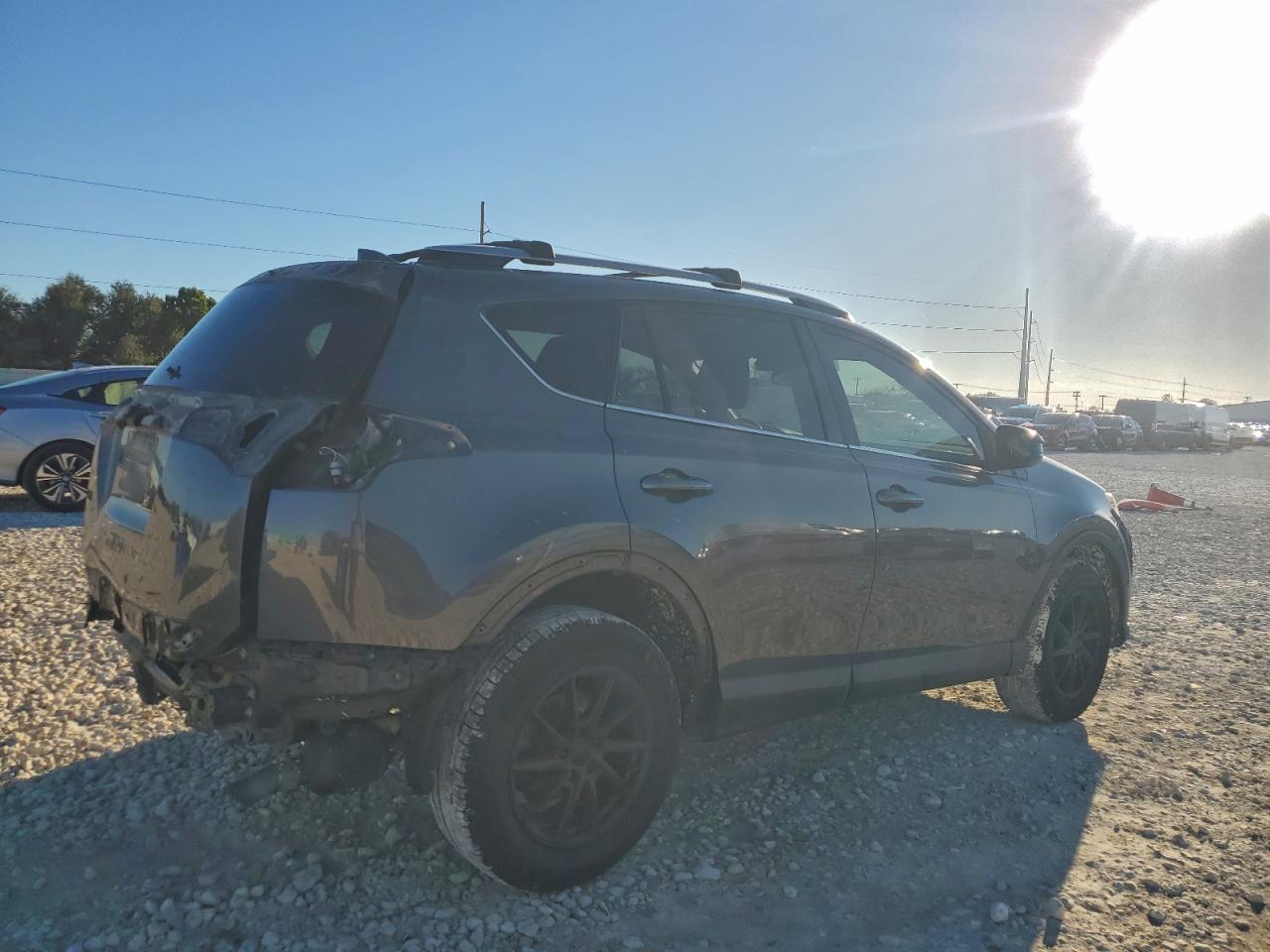 2017 Toyota Rav4 Le - zdjęcie 3