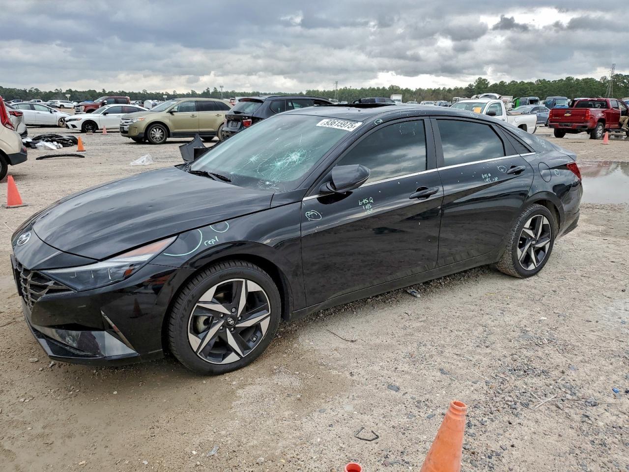 2023 Hyundai Elantra - zdjęcie główne