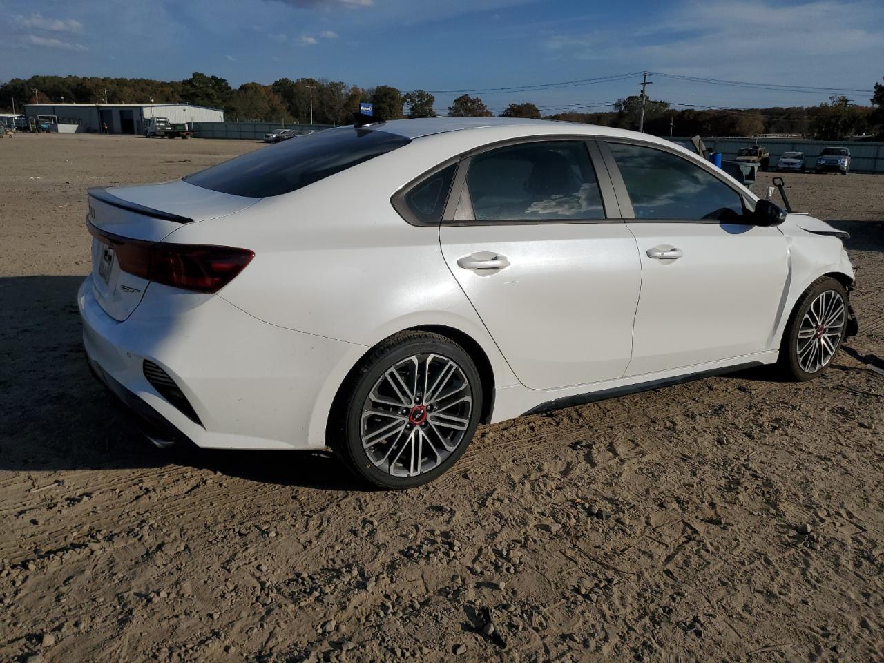 2023 Kia Forte Gt - zdjęcie 3