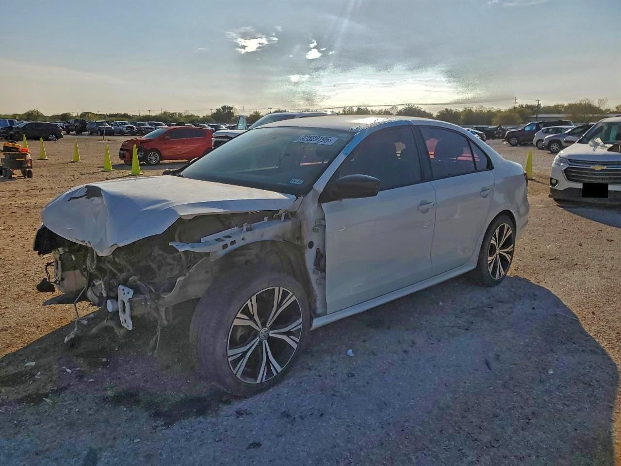 2016 Volkswagen Jetta S - zdjęcie główne