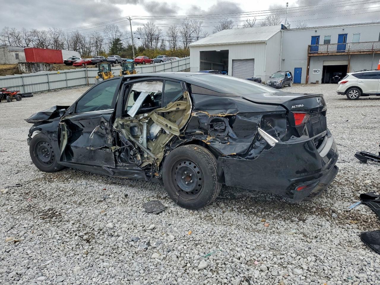 2021 Nissan Altima - zdjęcie 2