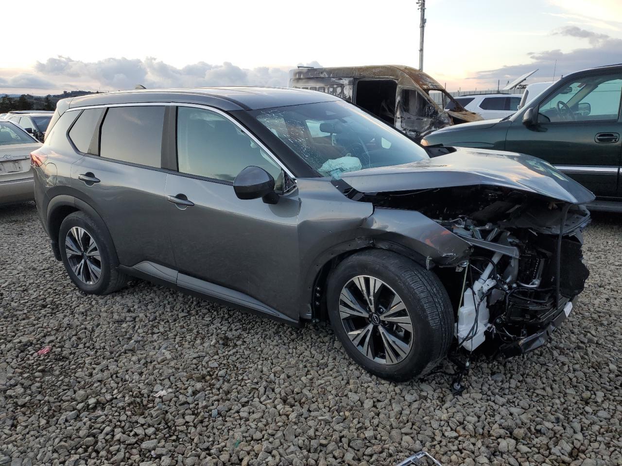 2023 Nissan Rogue - zdjęcie 4