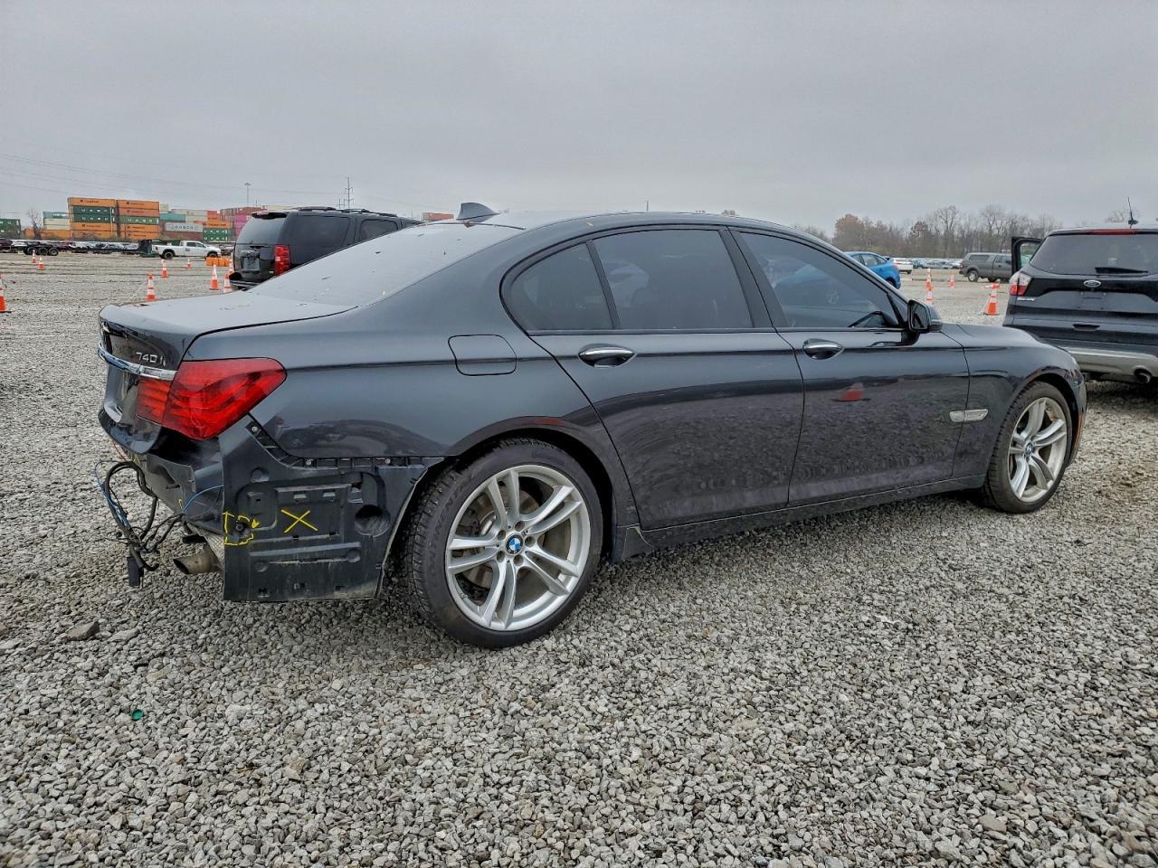 2015 BMW Seria 7 - zdjęcie 3