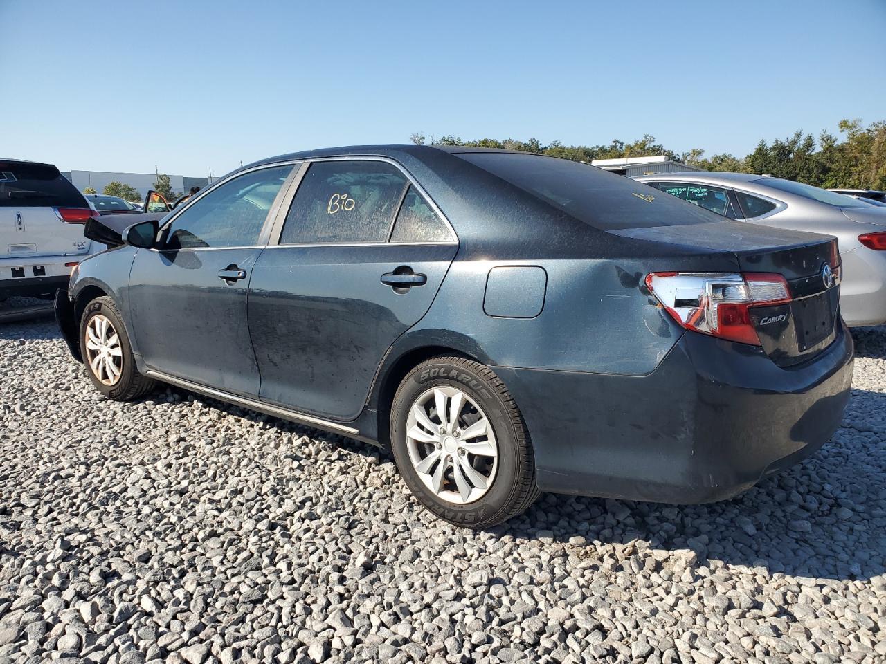 2014 Toyota Camry - zdjęcie 2