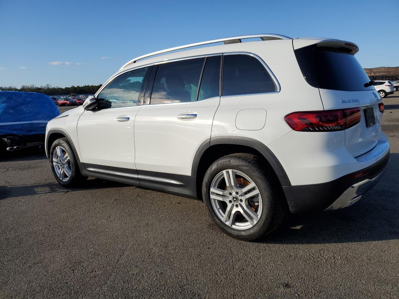 2023 Mercedes-Benz Glb 250 4Matic - zdjęcie 2