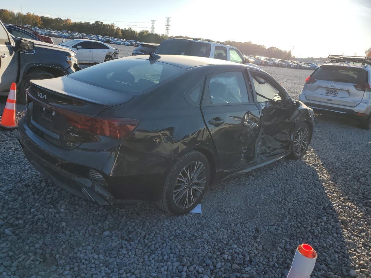 2022 Kia Forte Gt Line - zdjęcie 3