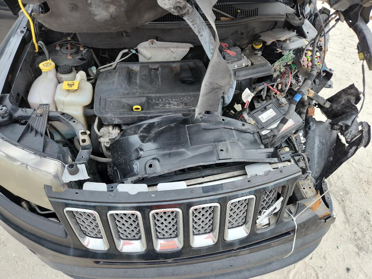 2014 Jeep Compass - zdjęcie 12