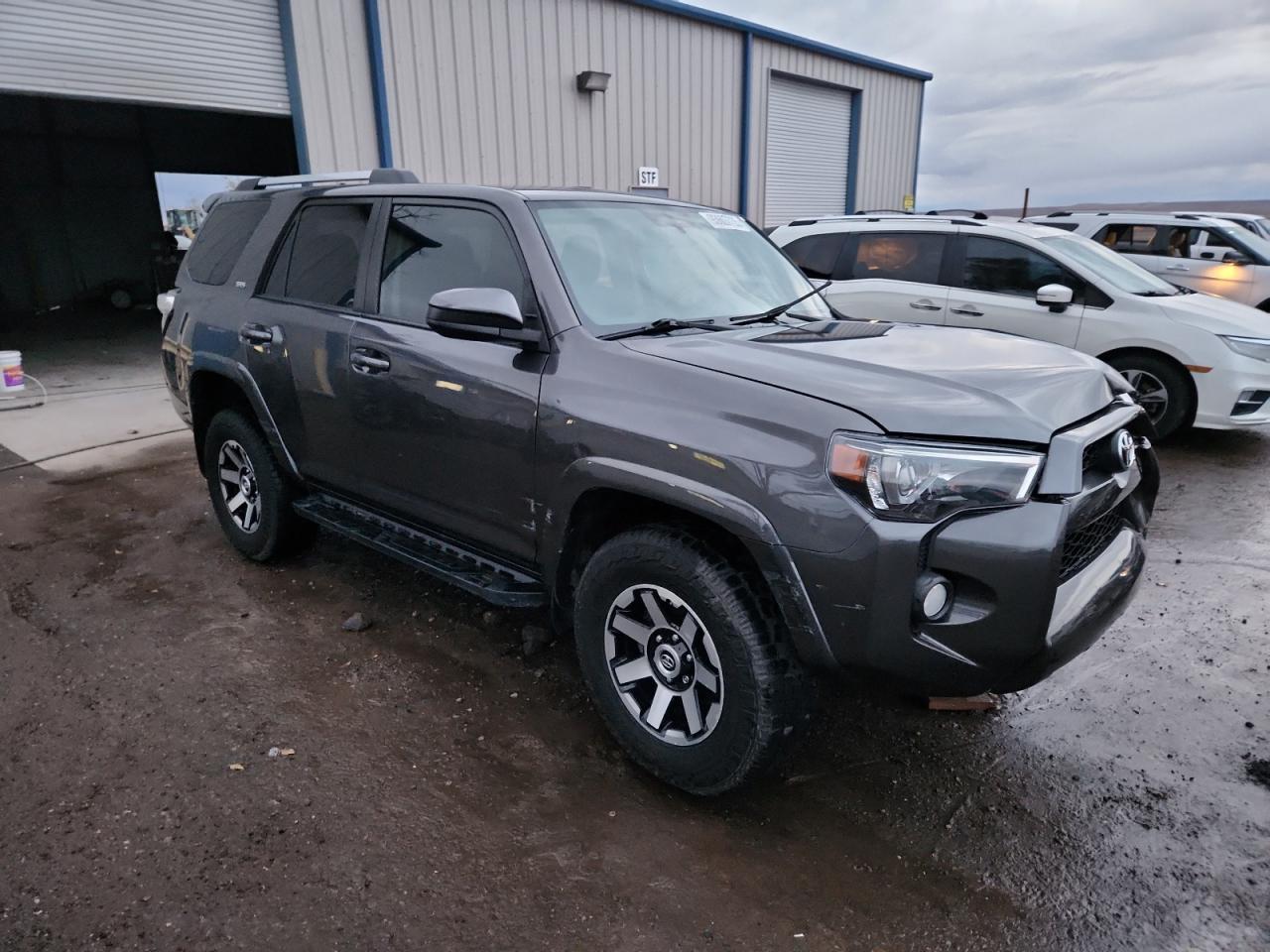 2019 Toyota 4Runner Sr5 - zdjęcie 4