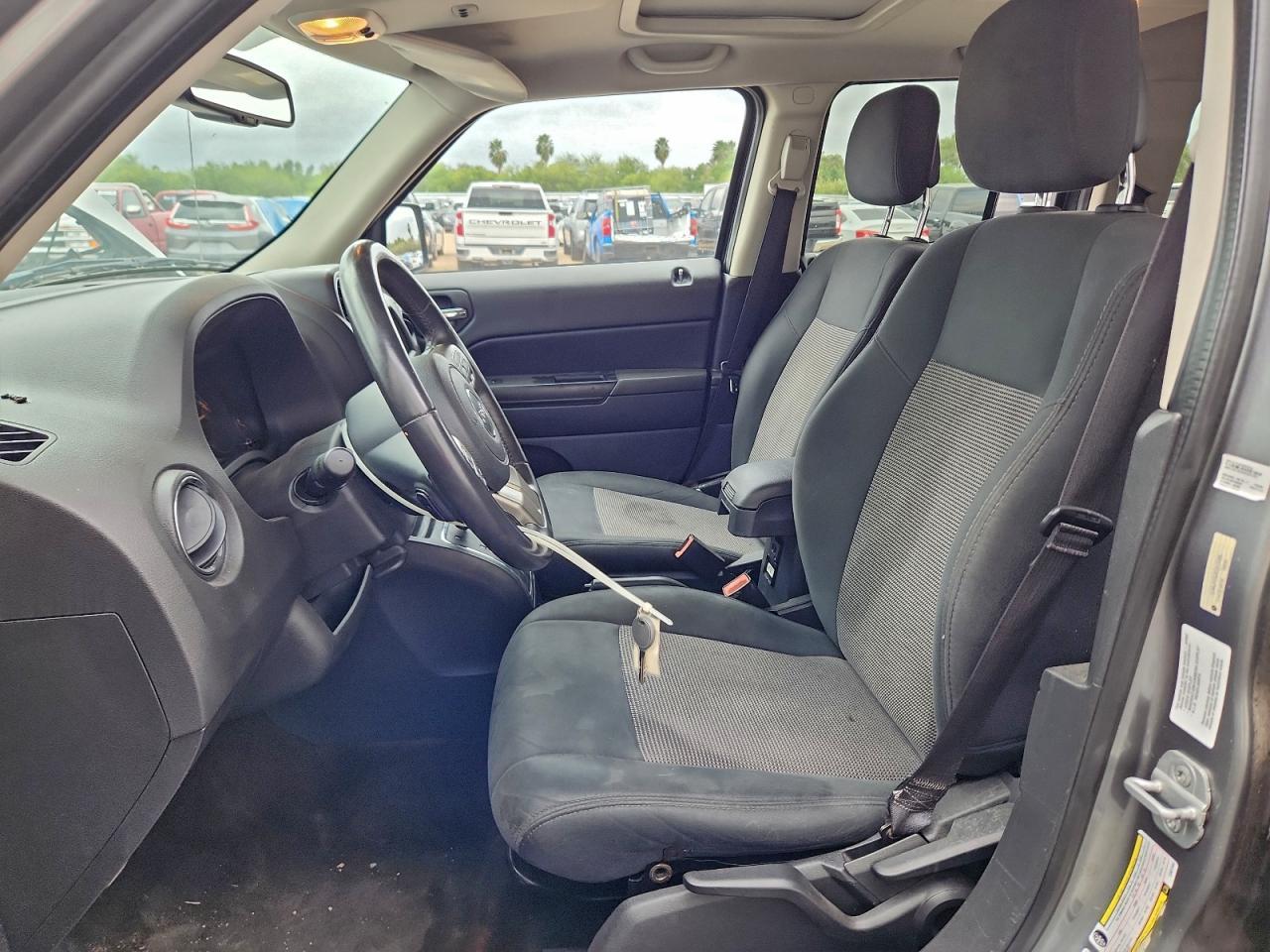 2014 Jeep Liberty (Patriot) - zdjęcie 7